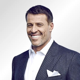 Tony Robbins at Leaders com cropped